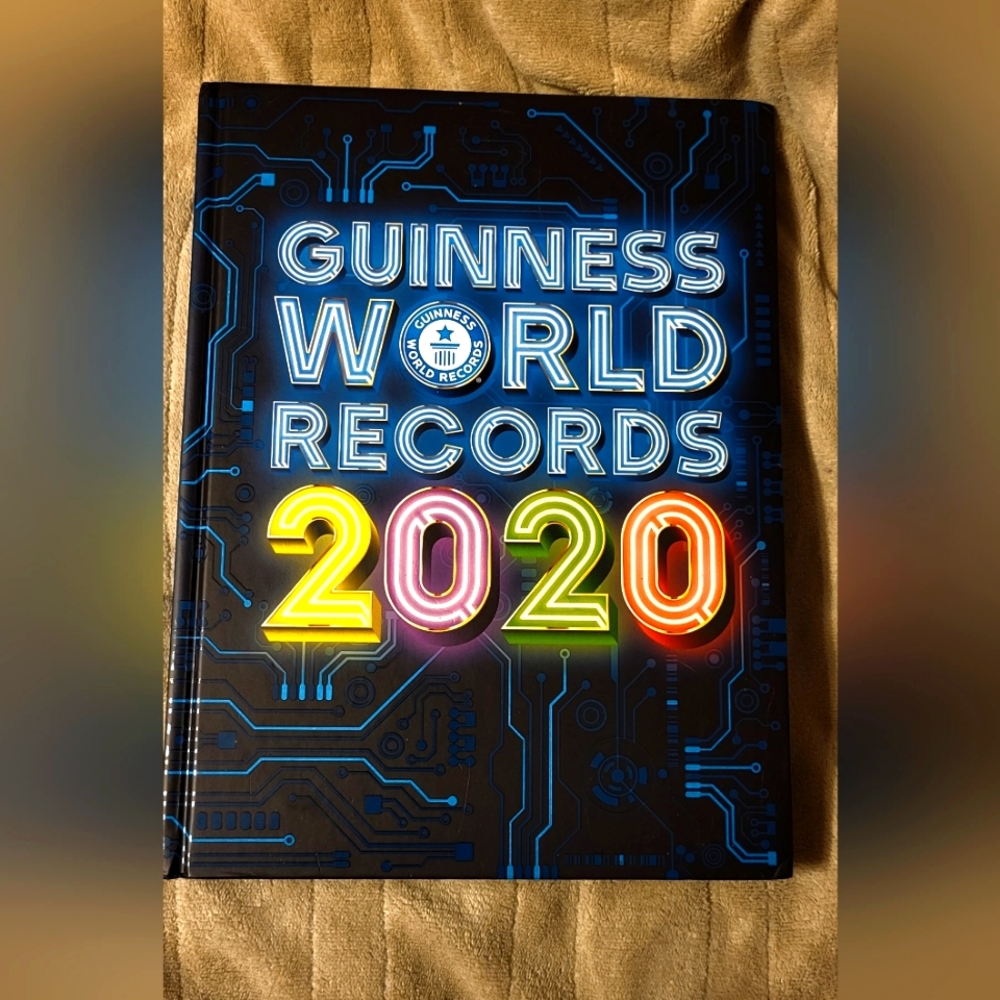 COLLECTORS  Guinness World Records 2020 book